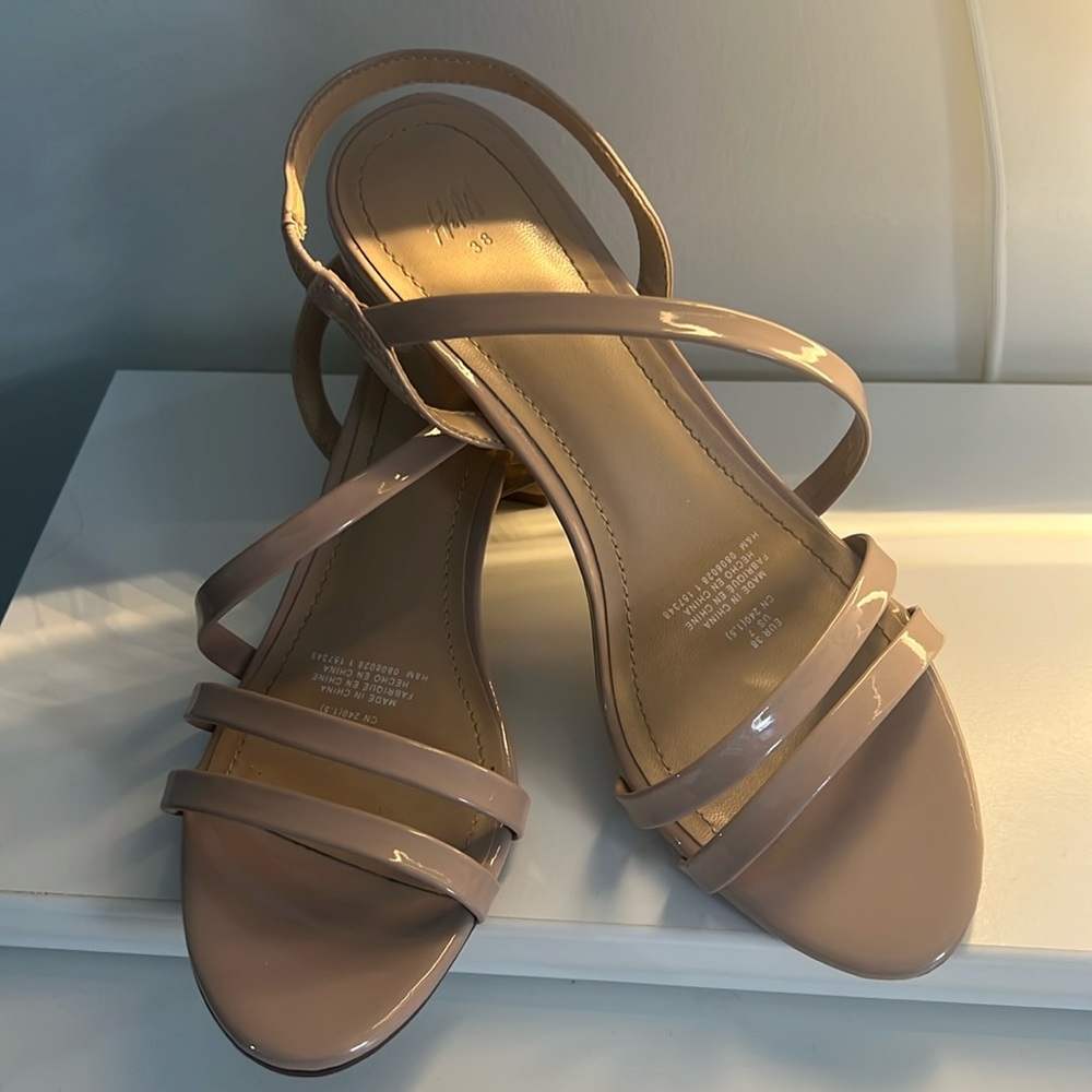 Women’s pumps